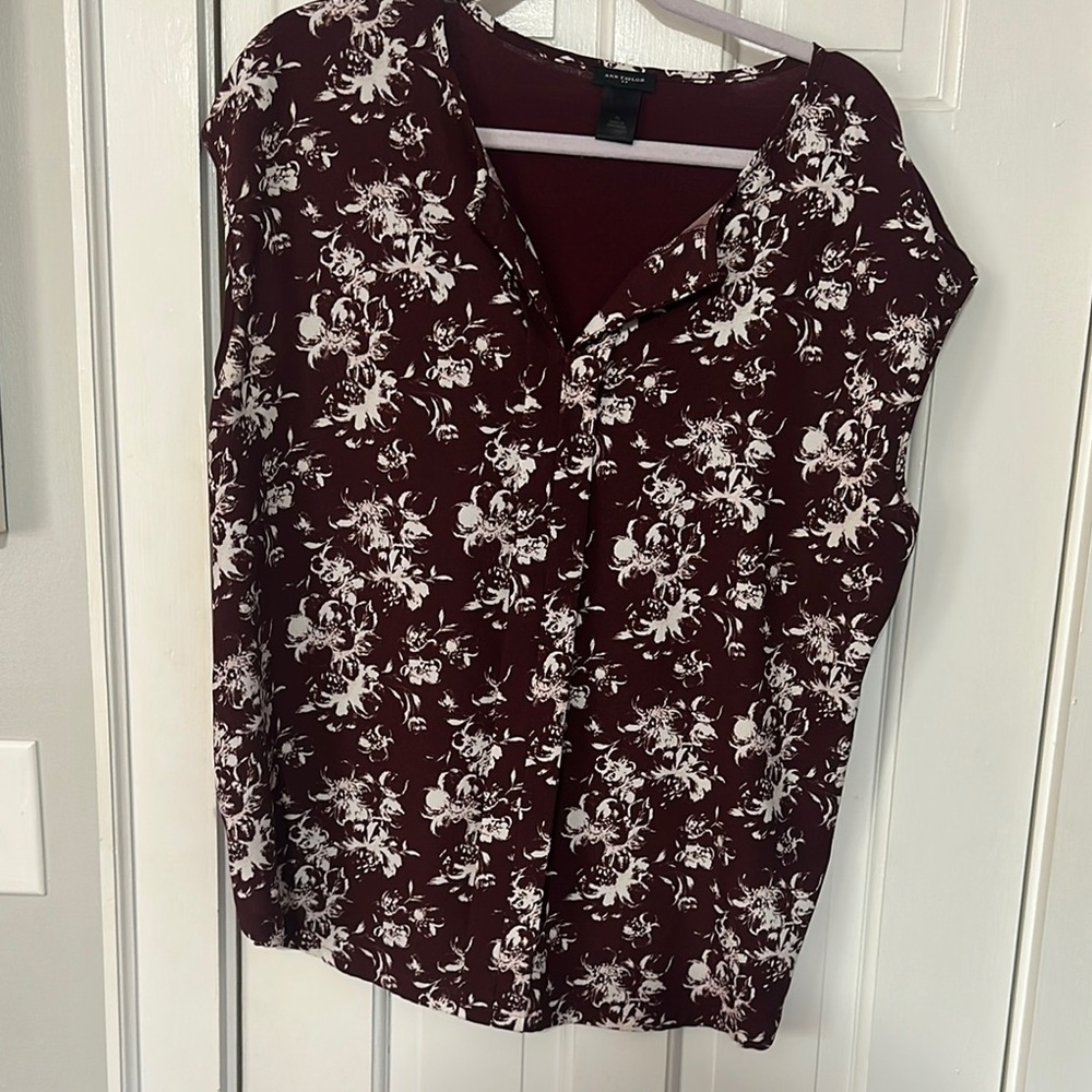 Ann Taylor maroon and white floral blouse size XL